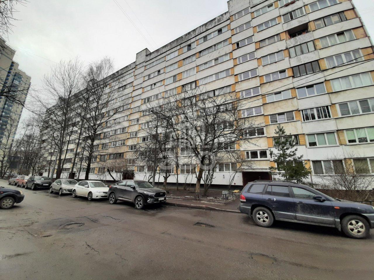 трехкомнатная квартира в Санкт-Петербурге по адресу: Королёва проспект, 9