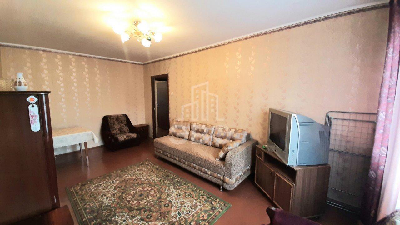 трехкомнатная квартира в Санкт-Петербурге по адресу: Королёва проспект, 9