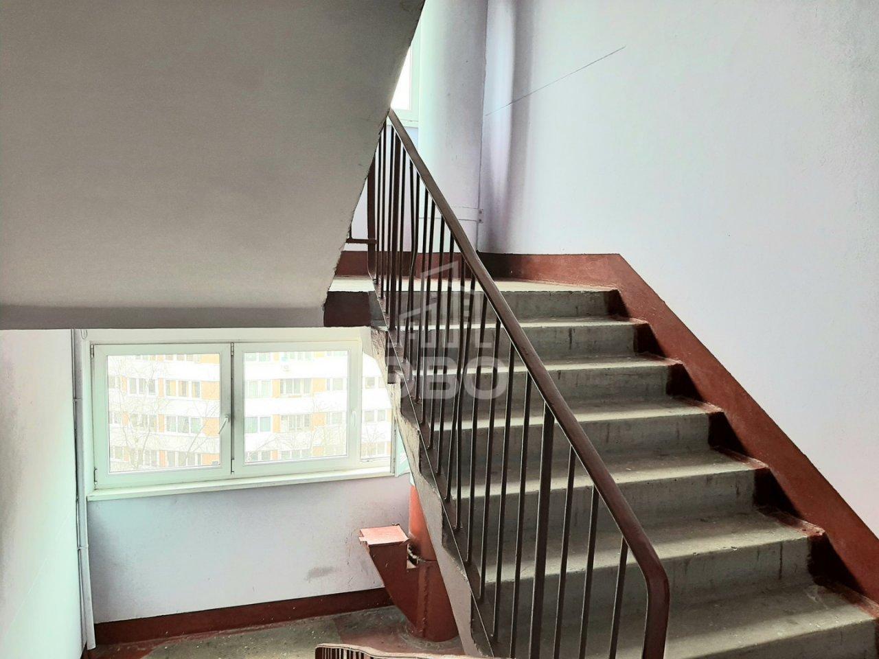 трехкомнатная квартира в Санкт-Петербурге по адресу: Королёва проспект, 9