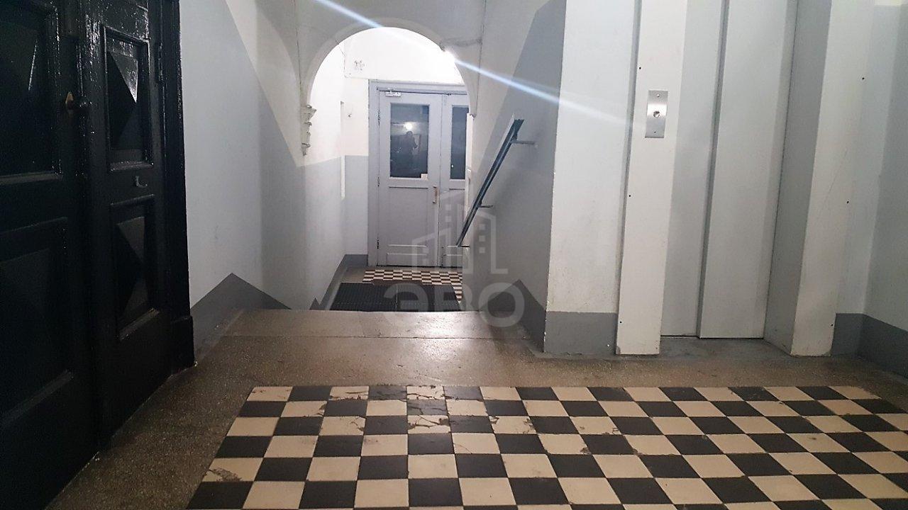 трехкомнатная квартира в Санкт-Петербурге по адресу: Большой П.С. пр-кт., 102