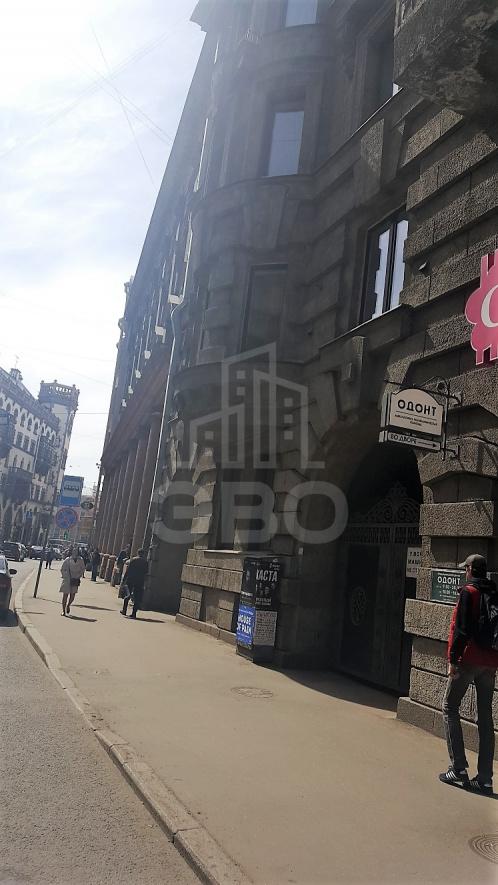 трехкомнатная квартира в Санкт-Петербурге по адресу: Большой П.С. пр-кт., 102