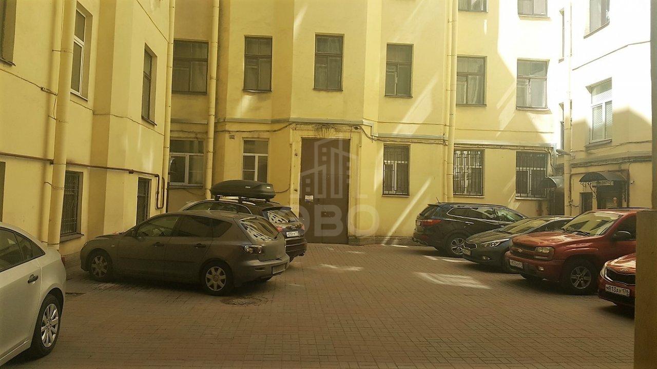 трехкомнатная квартира в Санкт-Петербурге по адресу: Большой П.С. пр-кт., 102