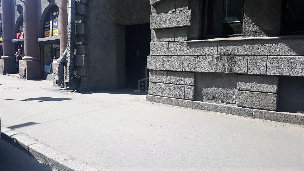 трехкомнатная квартира в Санкт-Петербурге по адресу: Большой П.С. пр-кт., 102