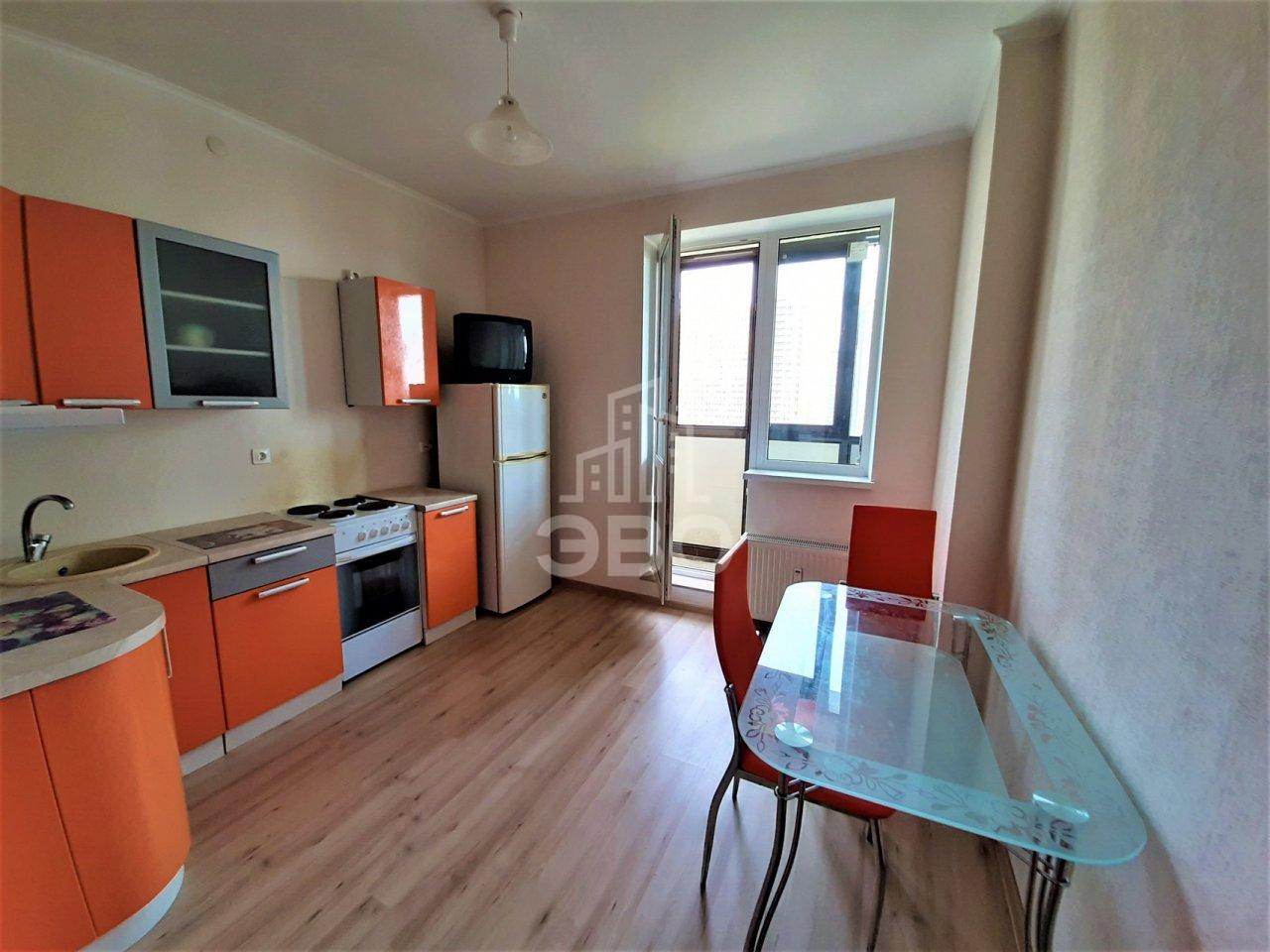 однокомнатная квартира в Санкт-Петербурге по адресу: Охтинская аллея, 14