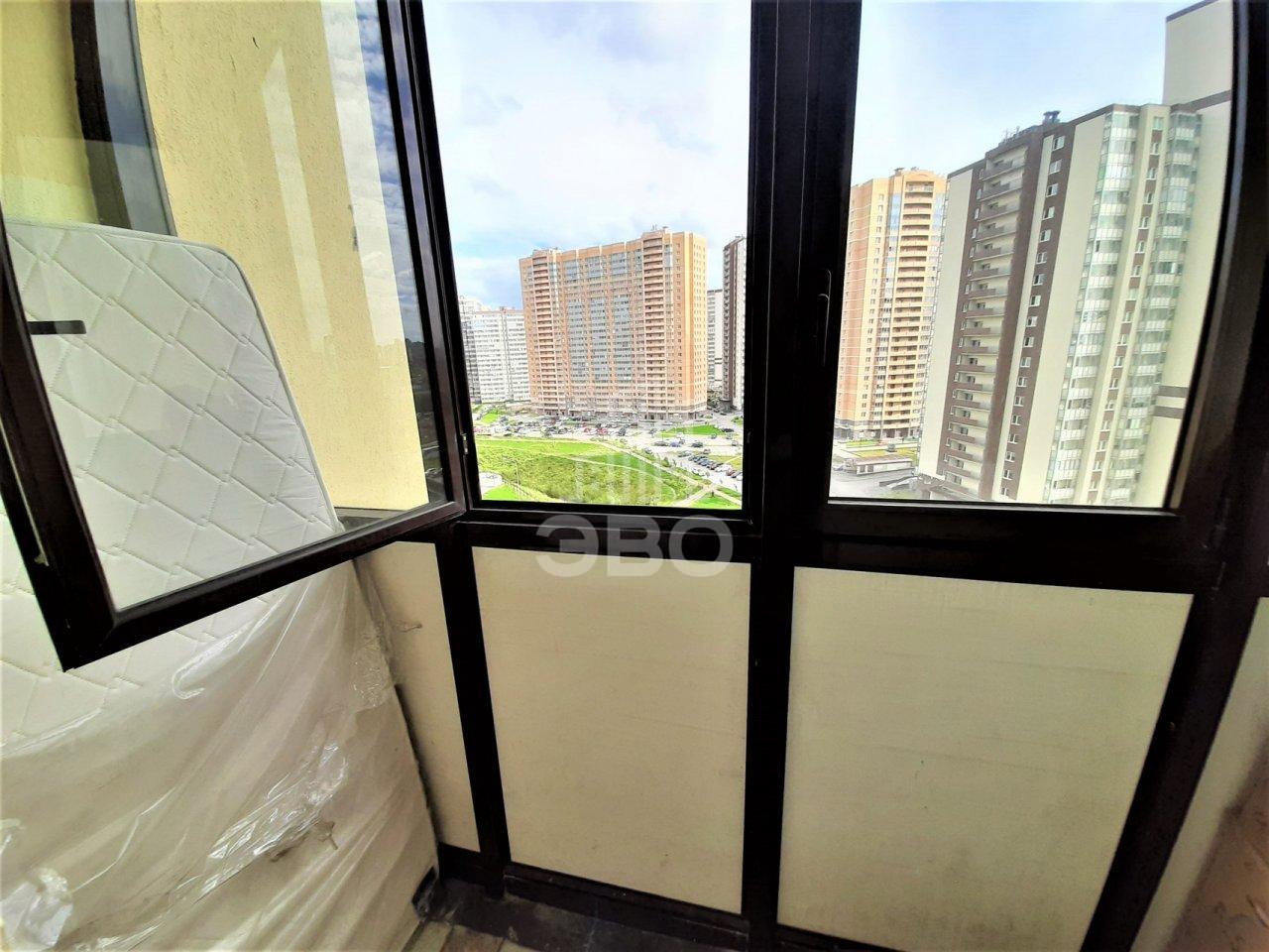 однокомнатная квартира в Санкт-Петербурге по адресу: Охтинская аллея, 14