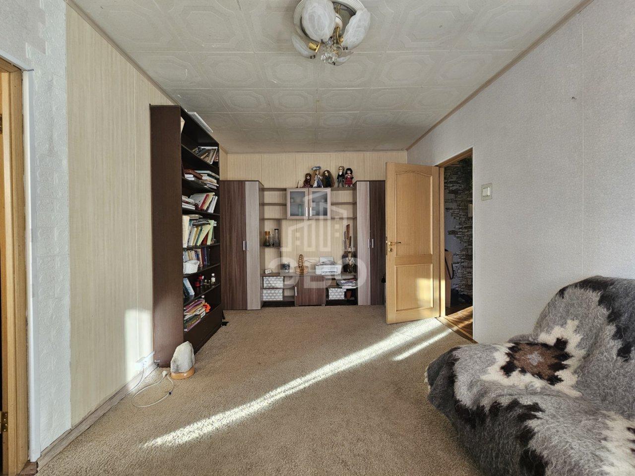 трехкомнатная квартира в Санкт-Петербурге по адресу: Науки проспект, 73, к 1, литера А