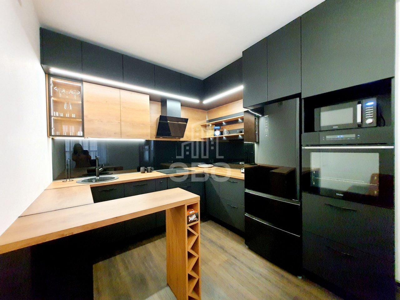 двухкомнатная квартира в Санкт-Петербурге по адресу: Тосина ул., 6, строение 1