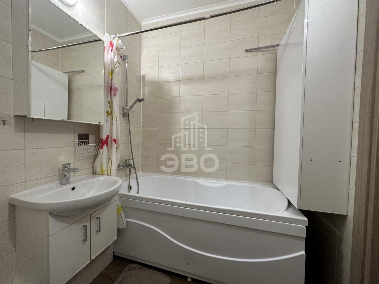 однокомнатная квартира в Санкт-Петербурге по адресу: Лидии Зверевой ул., 3, к 1, строение 1