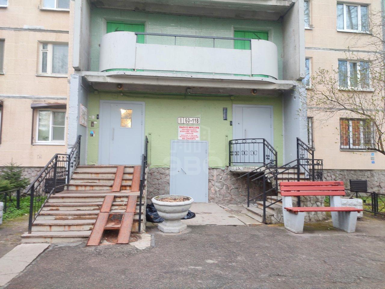 однокомнатная квартира в Санкт-Петербурге по адресу: Ударников проспект, 56, к 1