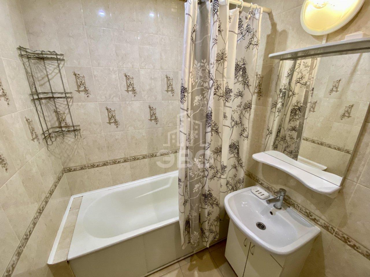 однокомнатная квартира в Санкт-Петербурге по адресу: Авиаторов Балтики проспект, 5, к 1