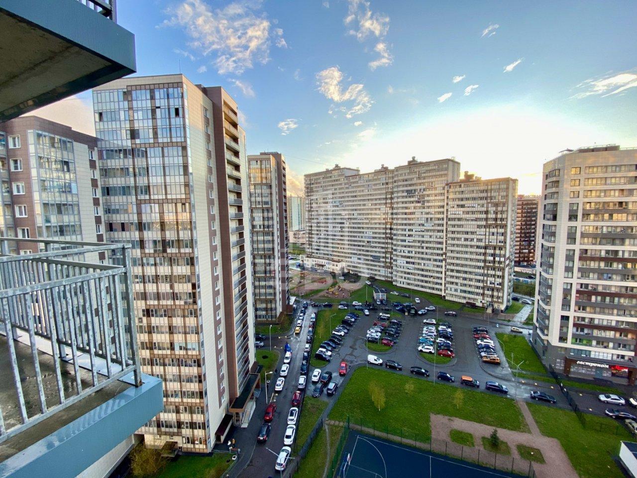 однокомнатная квартира в Санкт-Петербурге по адресу: Авиаторов Балтики проспект, 5, к 1