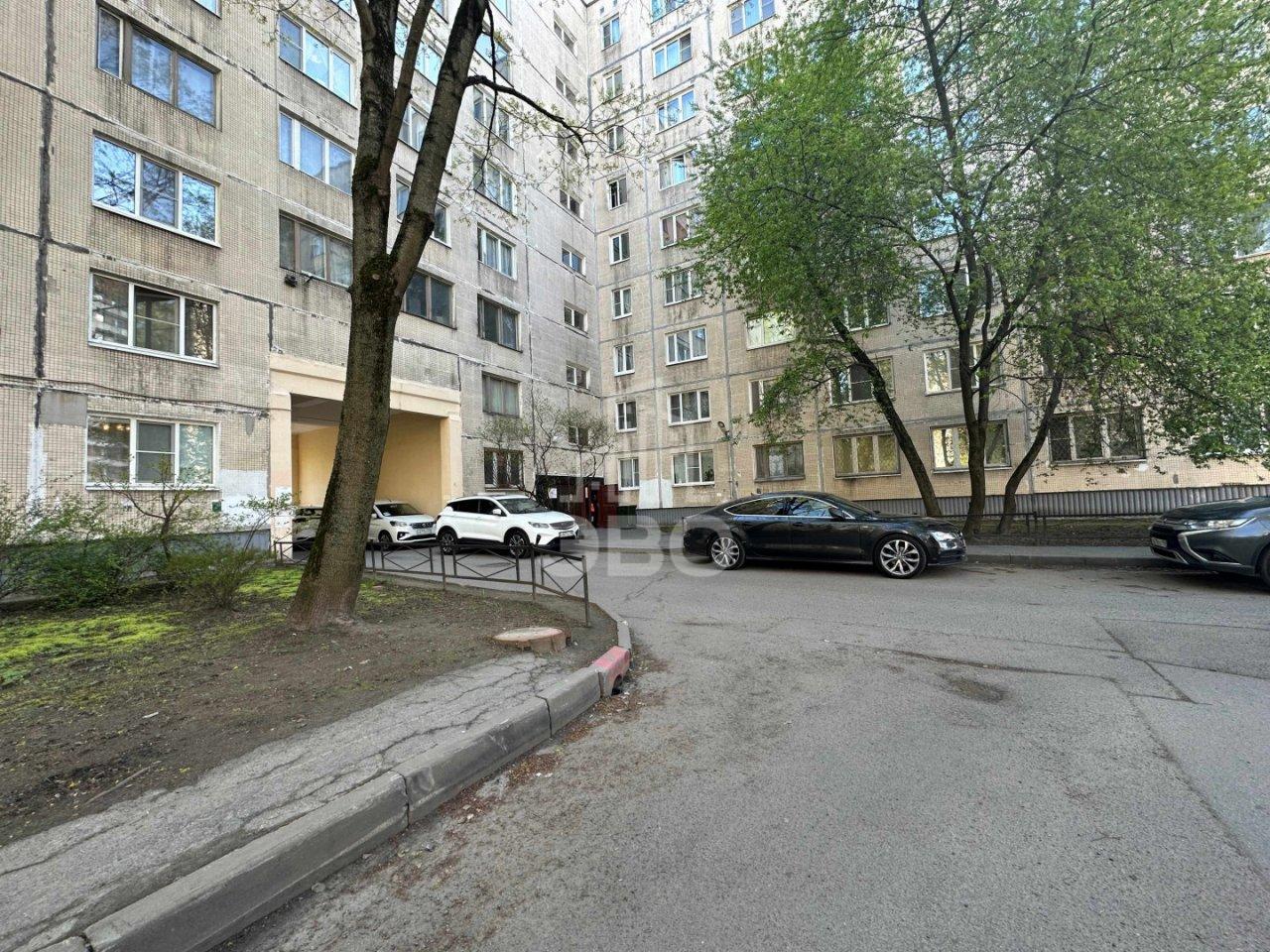 однокомнатная квартира в Санкт-Петербурге по адресу: Серебристый б-р., 15