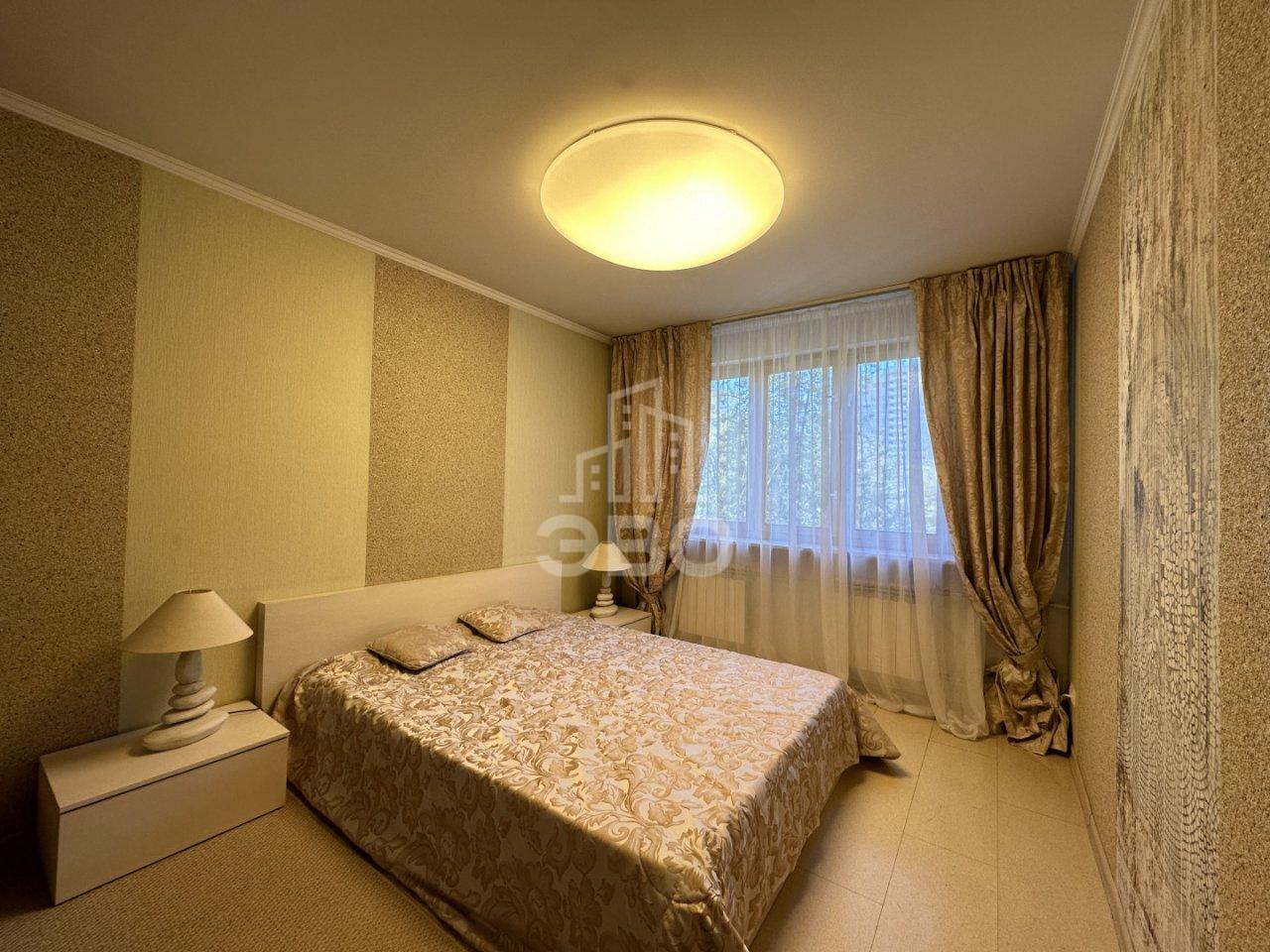 однокомнатная квартира в Санкт-Петербурге по адресу: Серебристый б-р., 15