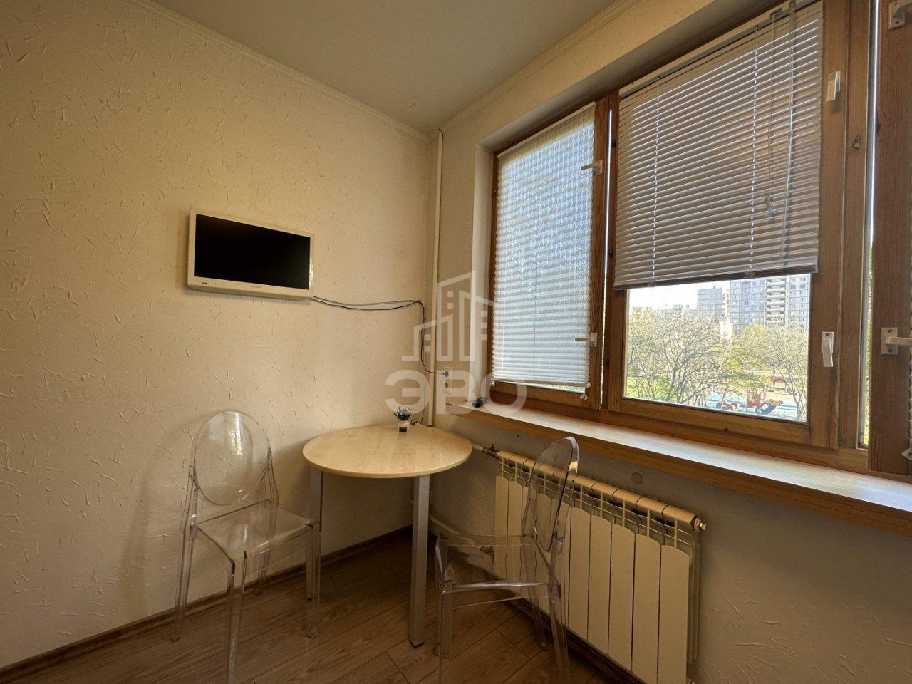 однокомнатная квартира в Санкт-Петербурге по адресу: Серебристый б-р., 15