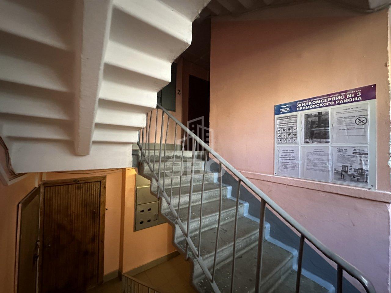 однокомнатная квартира в Санкт-Петербурге по адресу: Серебристый б-р., 15