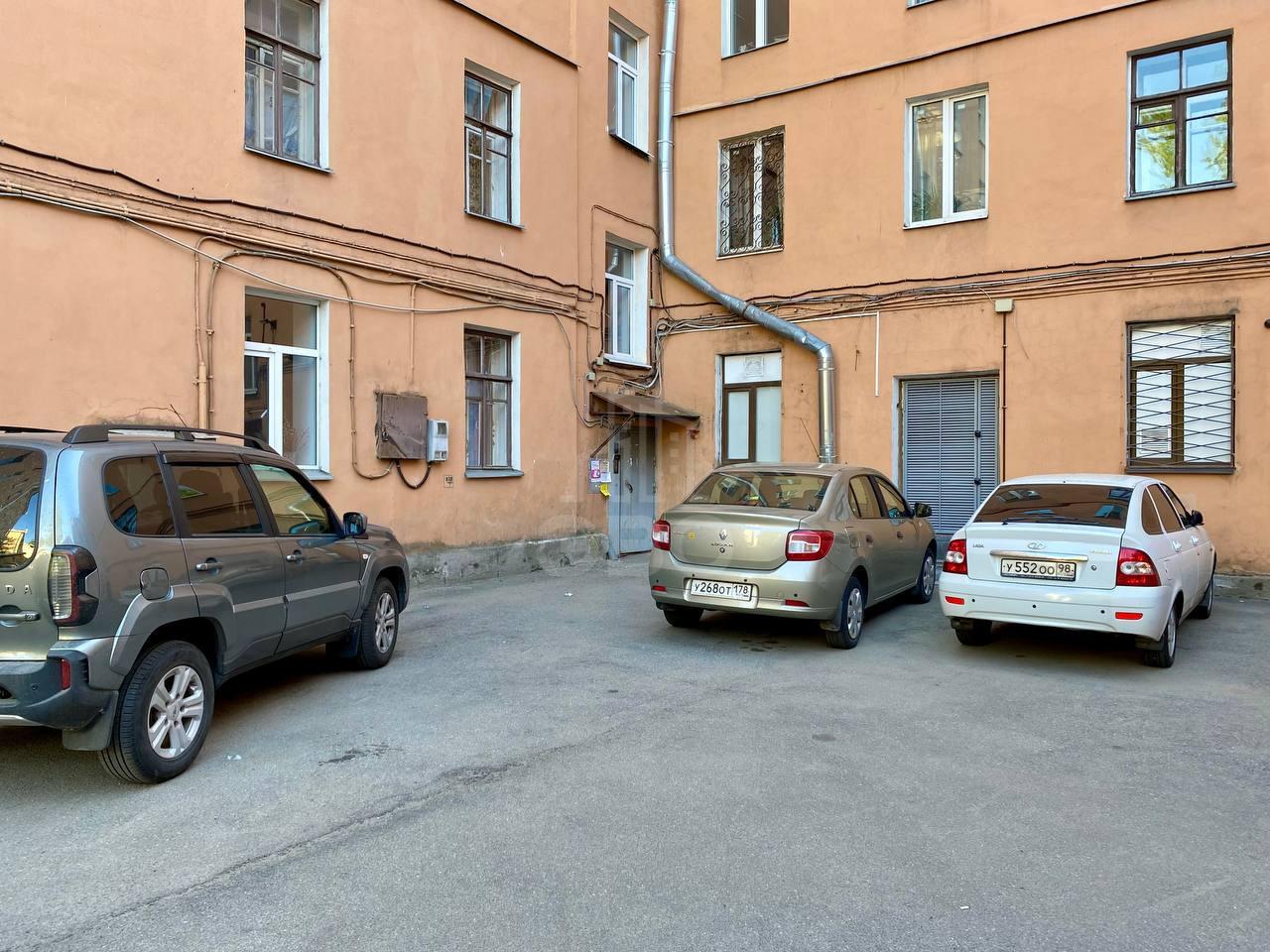 комната в Санкт-Петербурге по адресу: Большеохтинский проспект, 5/10, к 1