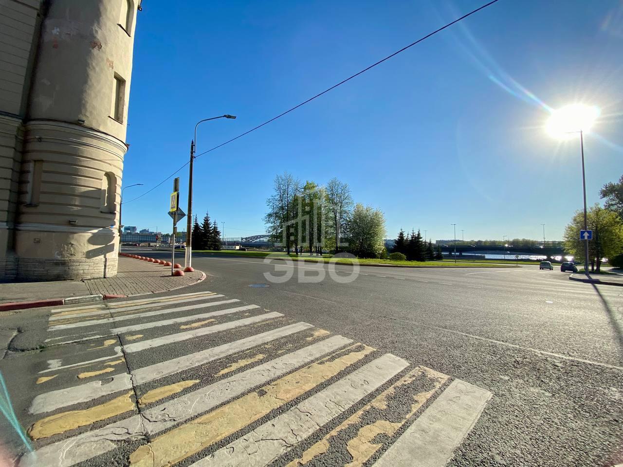 комната в Санкт-Петербурге по адресу: Большеохтинский проспект, 5/10, к 1