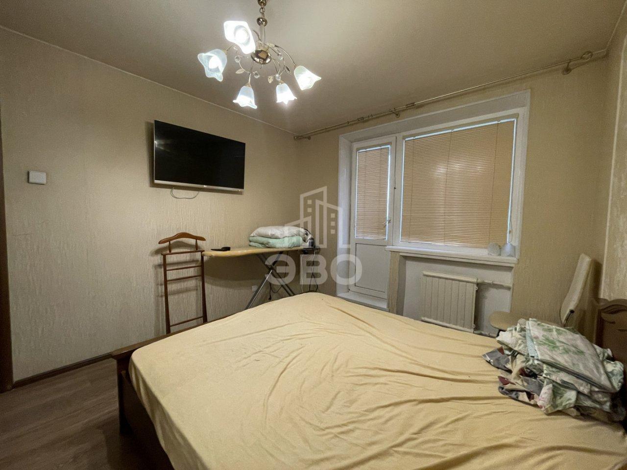 трехкомнатная квартира в Санкт-Петербурге по адресу: Ярослава Гашека ул., 2