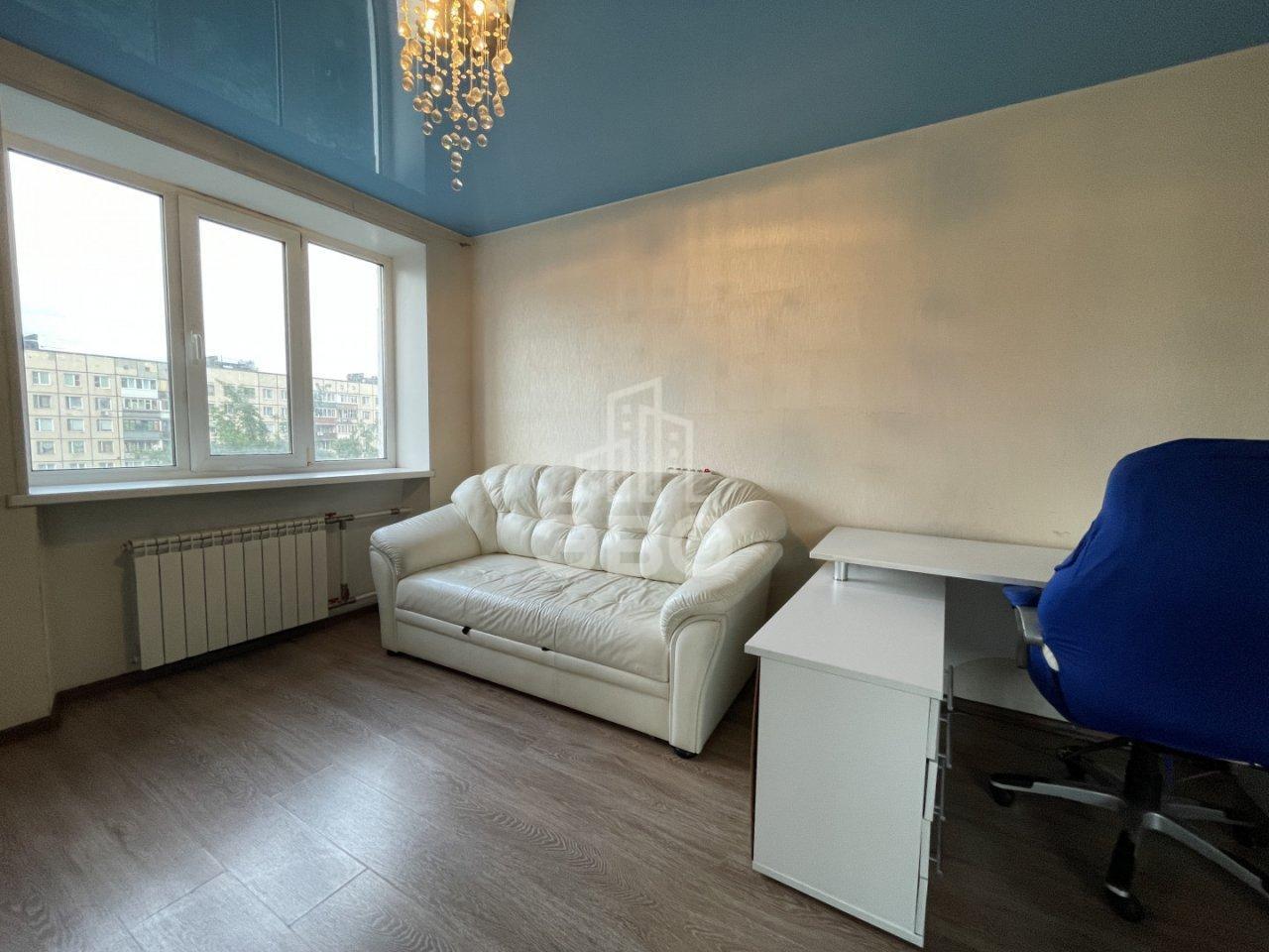 трехкомнатная квартира в Санкт-Петербурге по адресу: Ярослава Гашека ул., 2