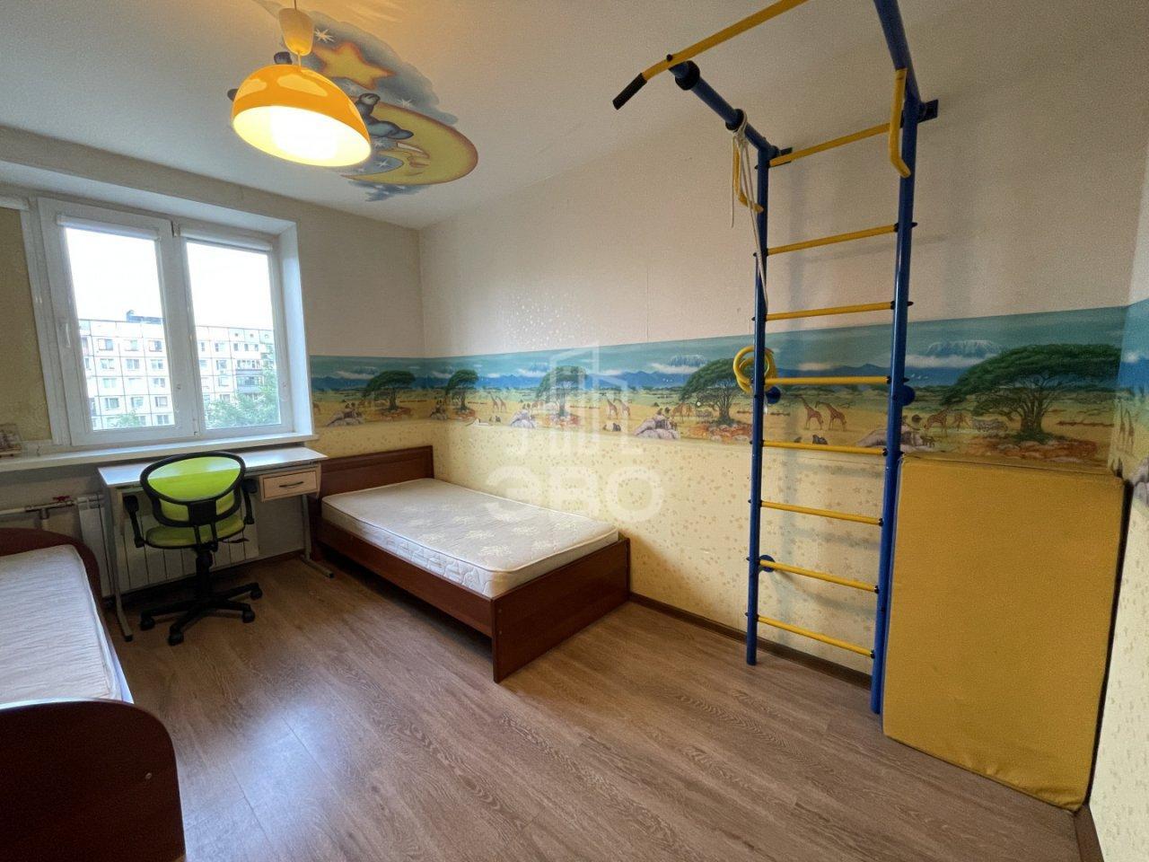 трехкомнатная квартира в Санкт-Петербурге по адресу: Ярослава Гашека ул., 2