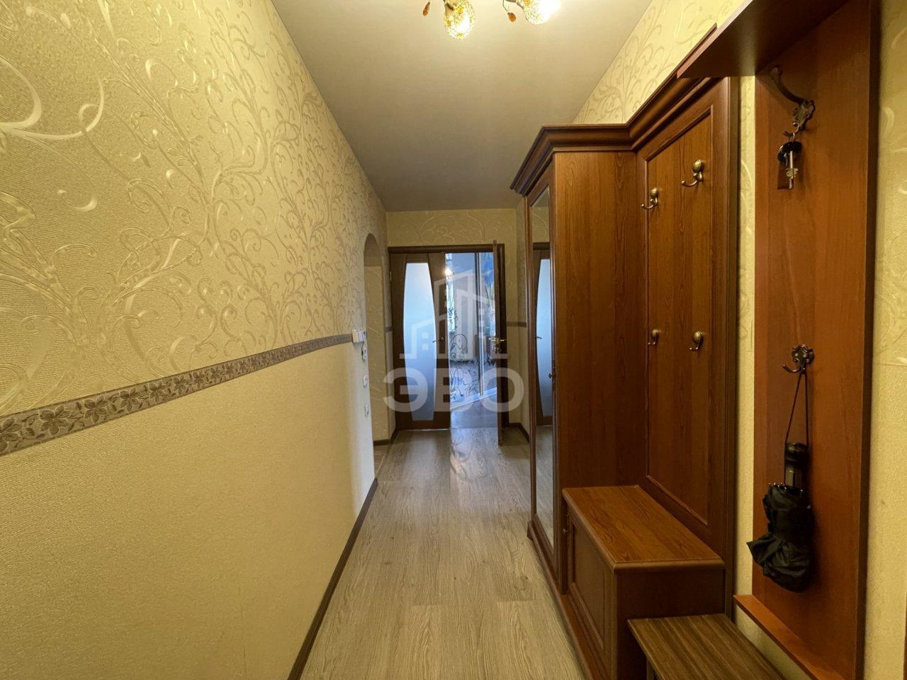 трехкомнатная квартира в Санкт-Петербурге по адресу: Ярослава Гашека ул., 2