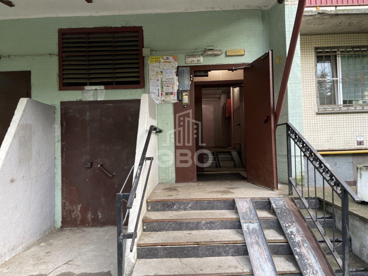 трехкомнатная квартира в Санкт-Петербурге по адресу: Ярослава Гашека ул., 2