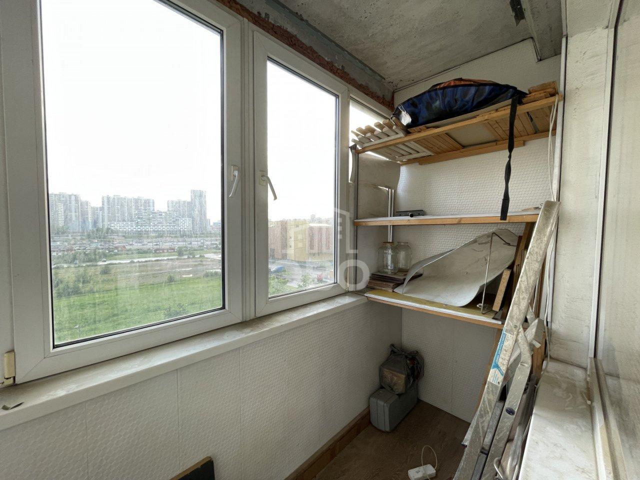 трехкомнатная квартира в Санкт-Петербурге по адресу: Ярослава Гашека ул., 2