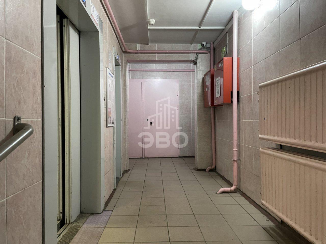 трехкомнатная квартира в Санкт-Петербурге по адресу: Ярослава Гашека ул., 2