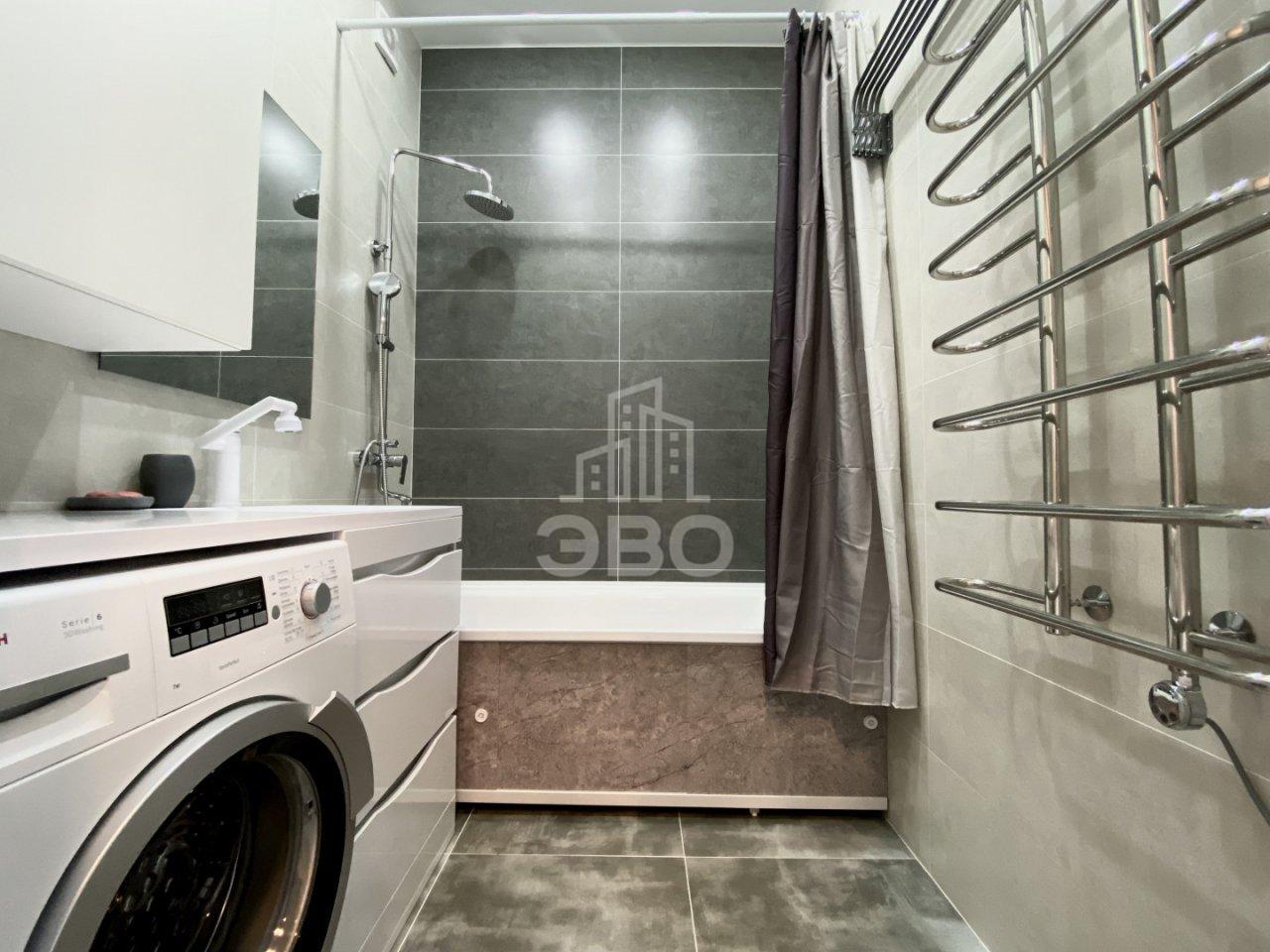 трехкомнатная квартира в Санкт-Петербурге по адресу: Миклухо Маклая наб., 1, к 1