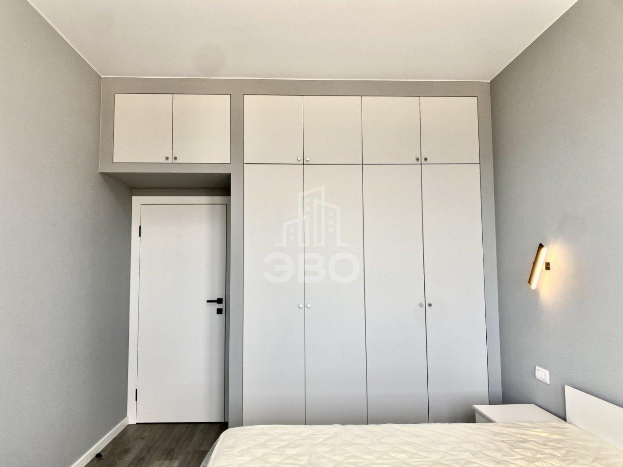 трехкомнатная квартира в Санкт-Петербурге по адресу: Миклухо Маклая наб., 1, к 1