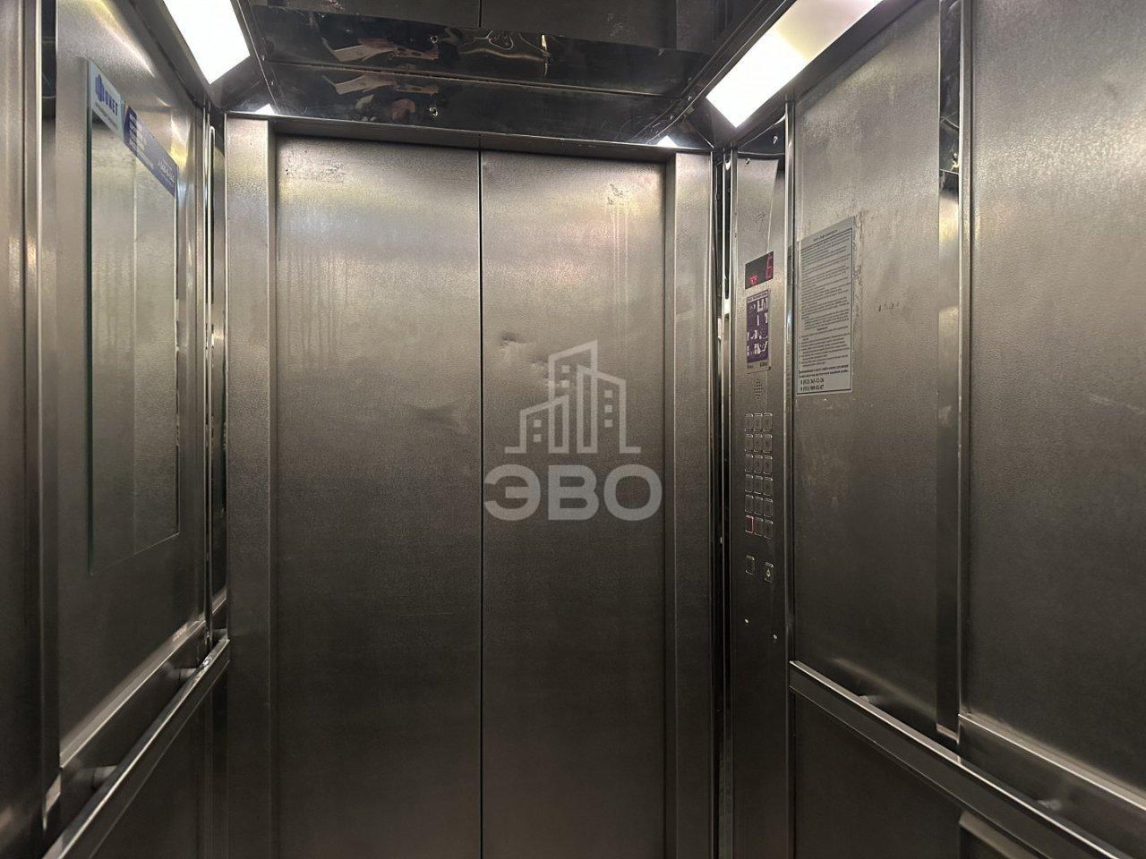 однокомнатная квартира в Санкт-Петербурге по адресу: Подвойского ул., 24, к 3