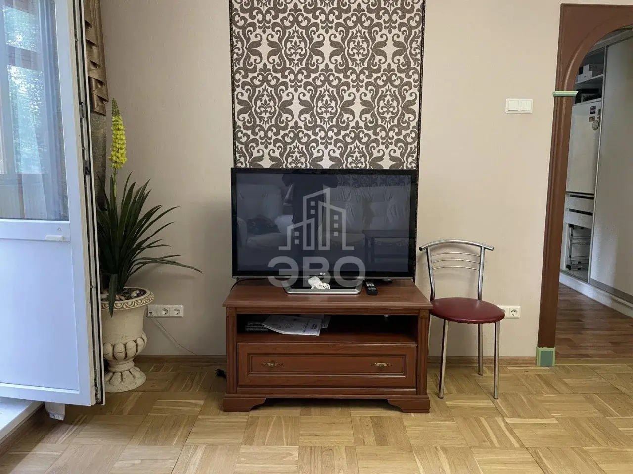 трехкомнатная квартира в Санкт-Петербурге по адресу: Ударников проспект, 19, к 3