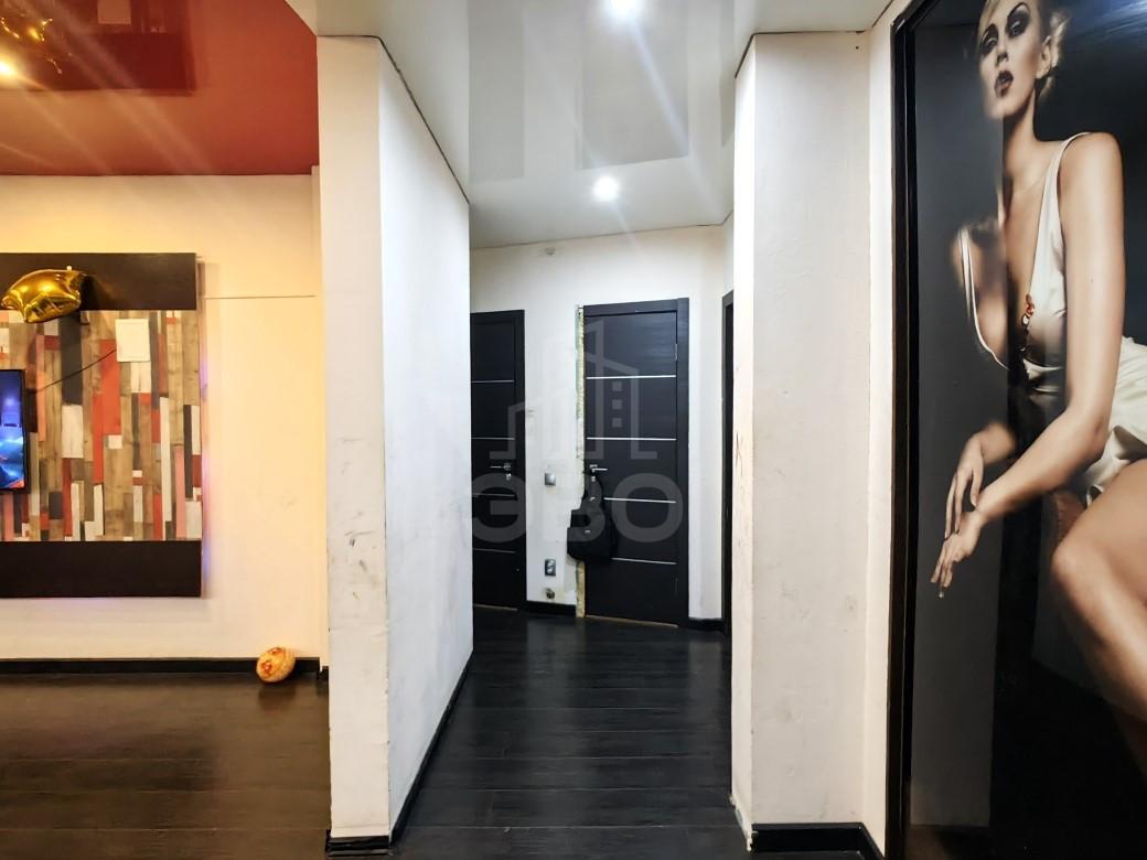 четырехкомнатная квартира в Санкт-Петербурге по адресу: Ропшинское ш., 3, к 2