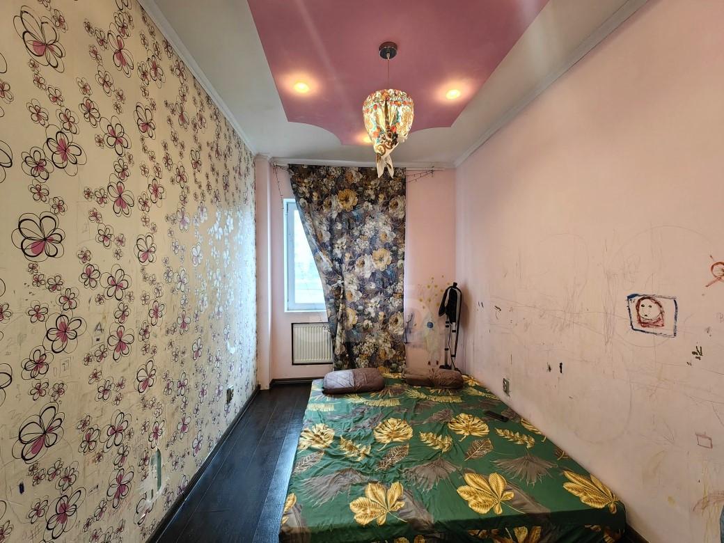 четырехкомнатная квартира в Санкт-Петербурге по адресу: Ропшинское ш., 3, к 2