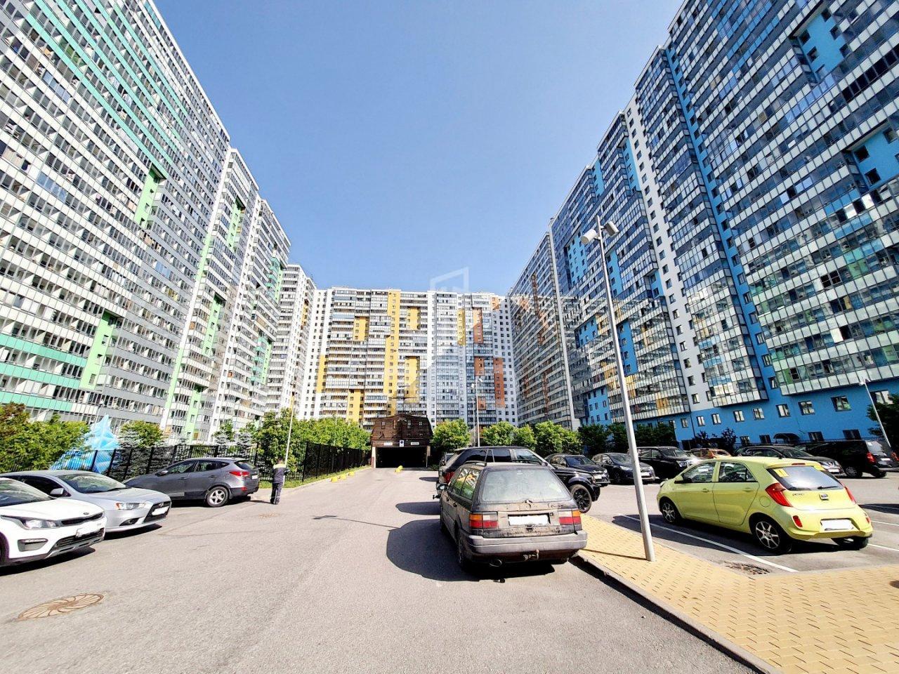 однокомнатная квартира в Санкт-Петербурге по адресу: Парашютная ул., 42, к 1