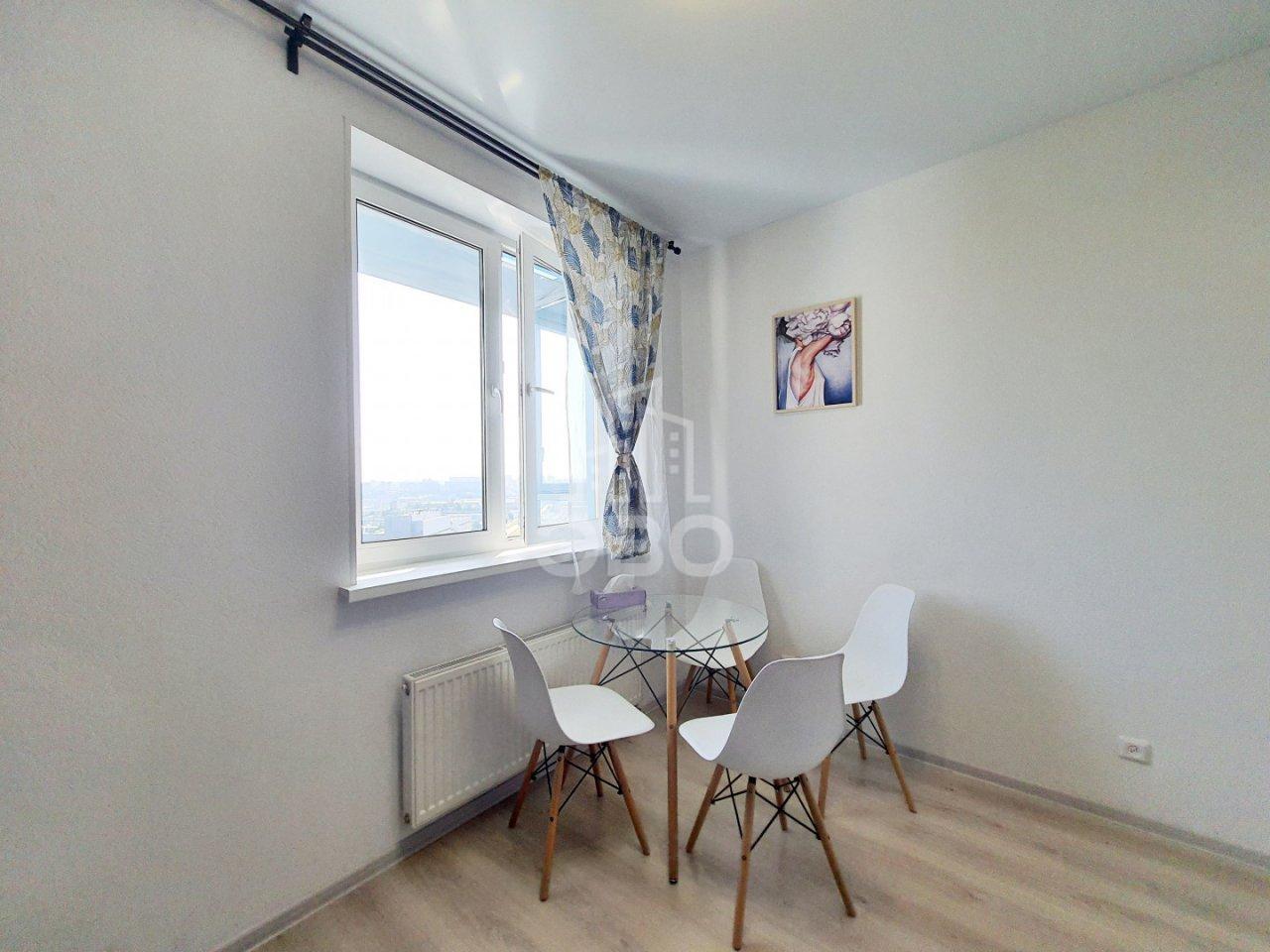 однокомнатная квартира в Санкт-Петербурге по адресу: Парашютная ул., 42, к 1