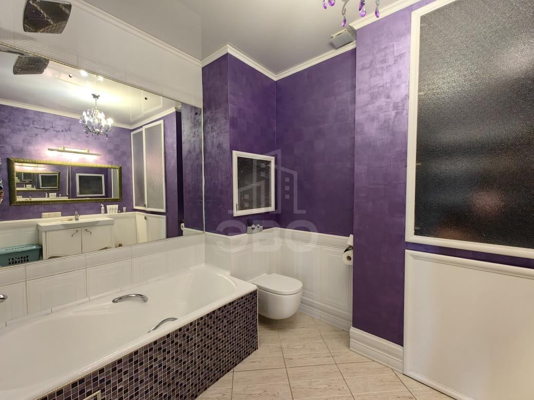 трехкомнатная квартира в Санкт-Петербурге по адресу: Шоссе в Лаврики ул., 74, к 1