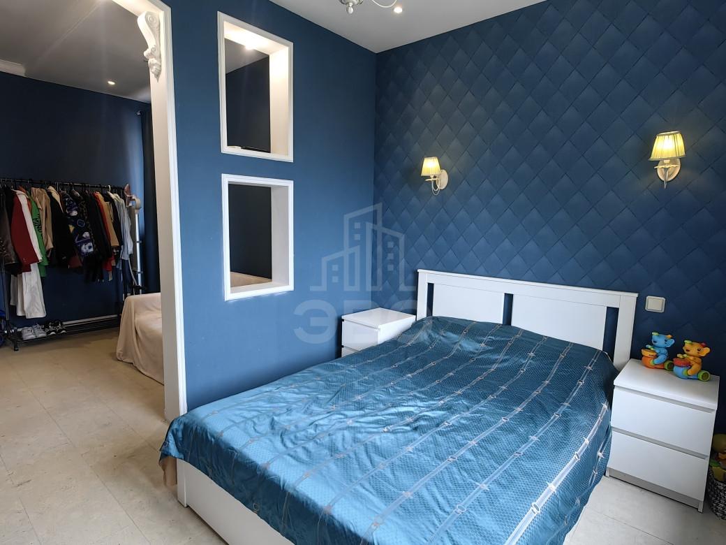 трехкомнатная квартира в Санкт-Петербурге по адресу: Шоссе в Лаврики ул., 74, к 1