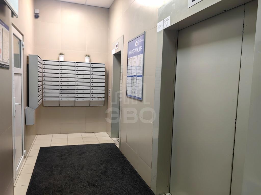 трехкомнатная квартира в Санкт-Петербурге по адресу: Шоссе в Лаврики ул., 74, к 1