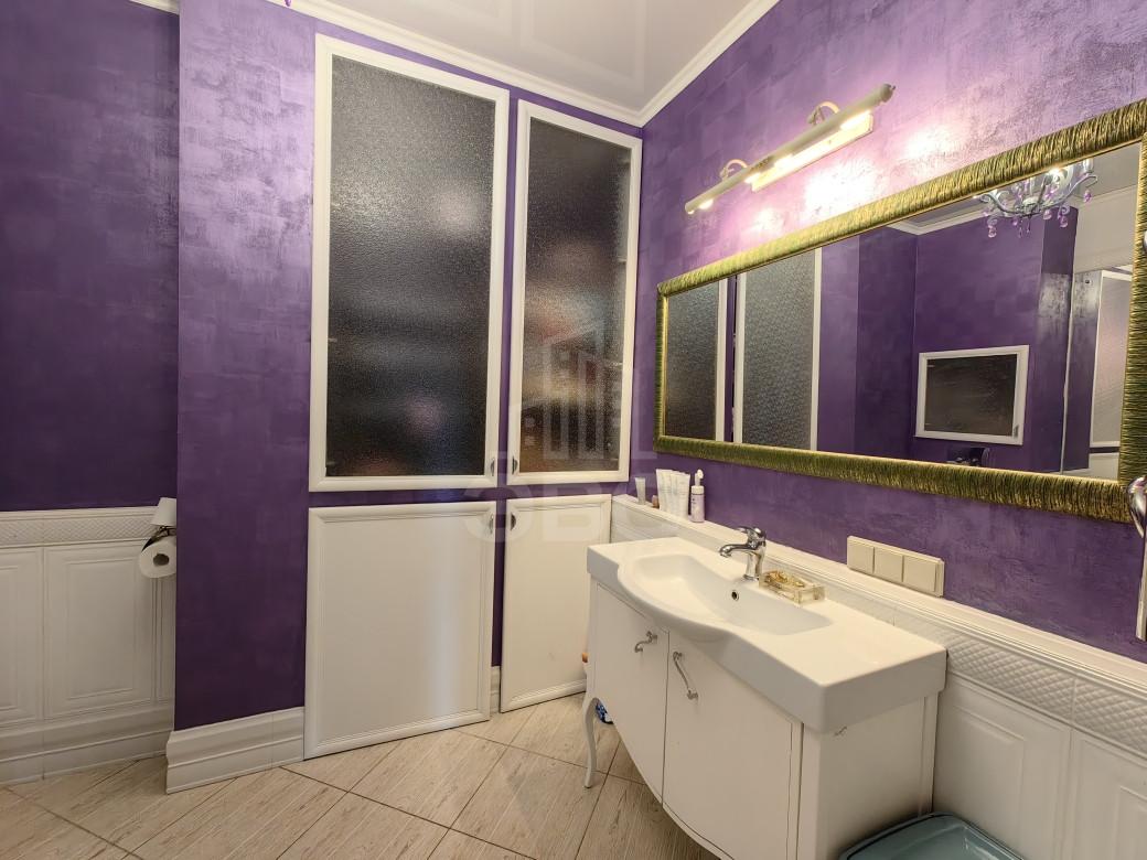 трехкомнатная квартира в Санкт-Петербурге по адресу: Шоссе в Лаврики ул., 74, к 1