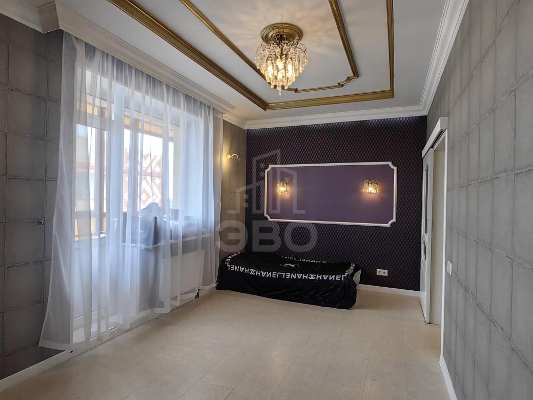 трехкомнатная квартира в Санкт-Петербурге по адресу: Шоссе в Лаврики ул., 74, к 1