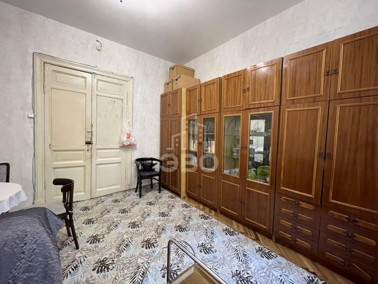 комната в Санкт-Петербурге по адресу: Кирилловская ул., 18