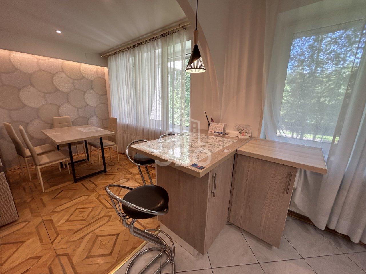 трехкомнатная квартира в Санкт-Петербурге по адресу: Кораблестроителей ул., 23