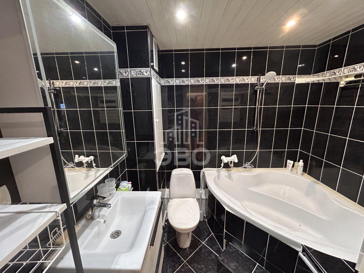 трехкомнатная квартира в Санкт-Петербурге по адресу: Кораблестроителей ул., 23