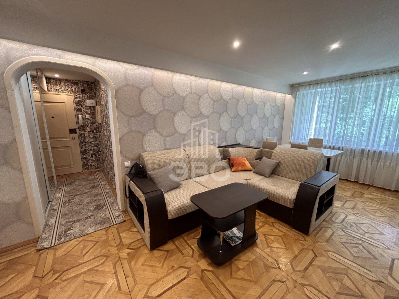 трехкомнатная квартира в Санкт-Петербурге по адресу: Кораблестроителей ул., 23