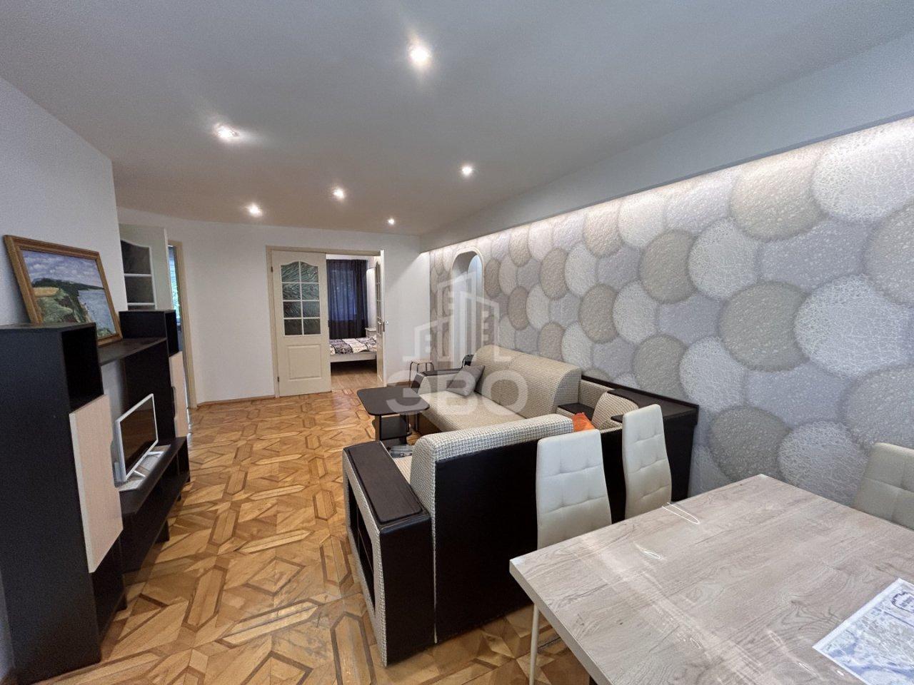 трехкомнатная квартира в Санкт-Петербурге по адресу: Кораблестроителей ул., 23