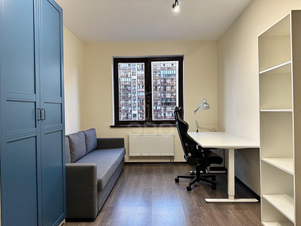 трехкомнатная квартира в Ленинградской области по адресу: Менделеева б-р., 12, к 1