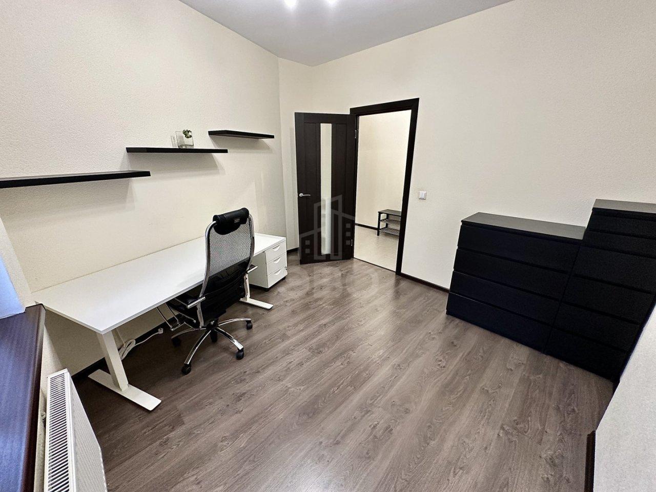 трехкомнатная квартира в Ленинградской области по адресу: Менделеева б-р., 12, к 1