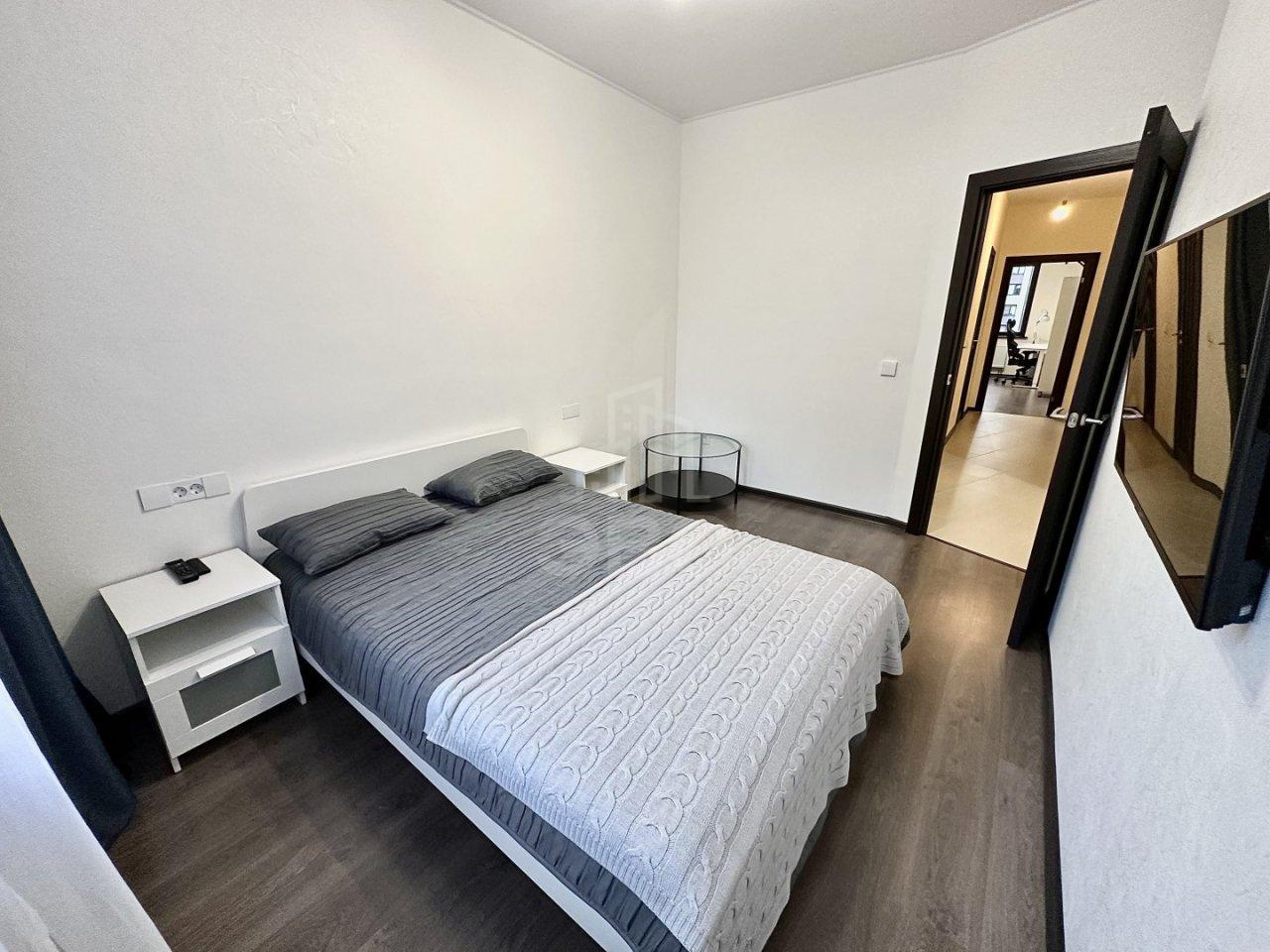 трехкомнатная квартира в Ленинградской области по адресу: Менделеева б-р., 12, к 1