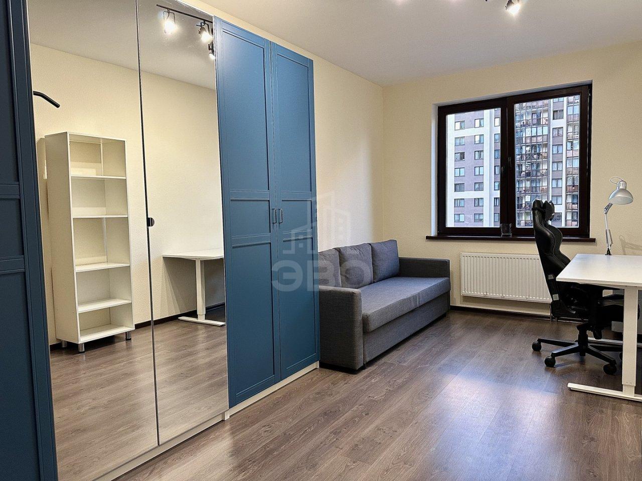 трехкомнатная квартира в Ленинградской области по адресу: Менделеева б-р., 12, к 1